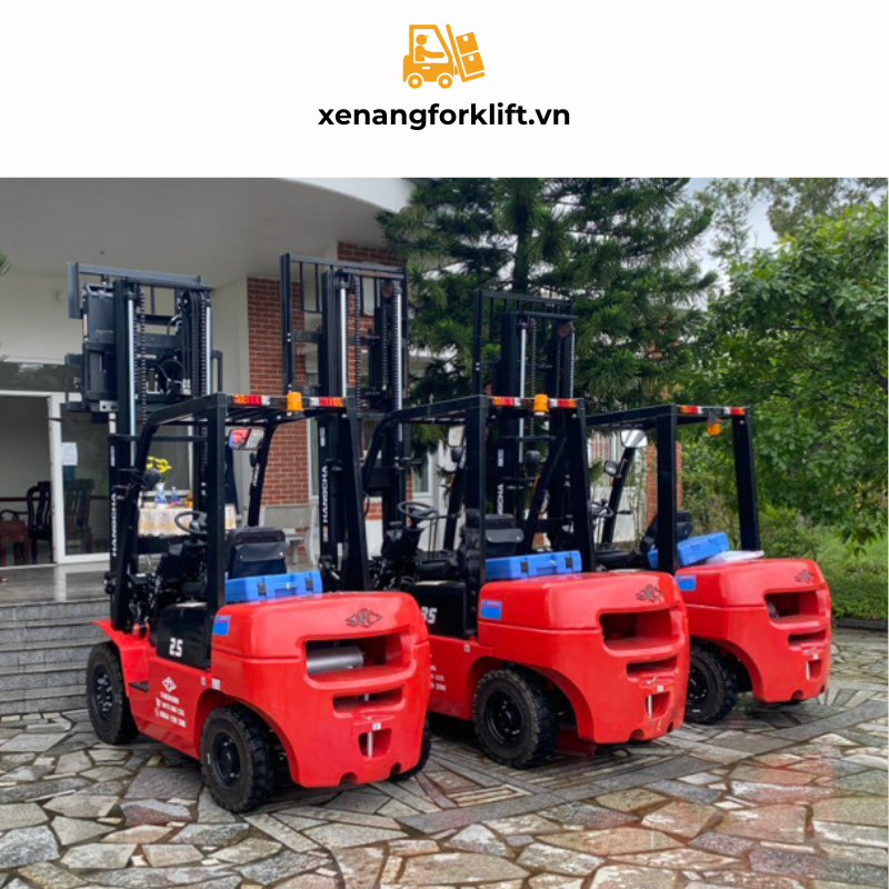 xe nâng dầu 2.5 tấn