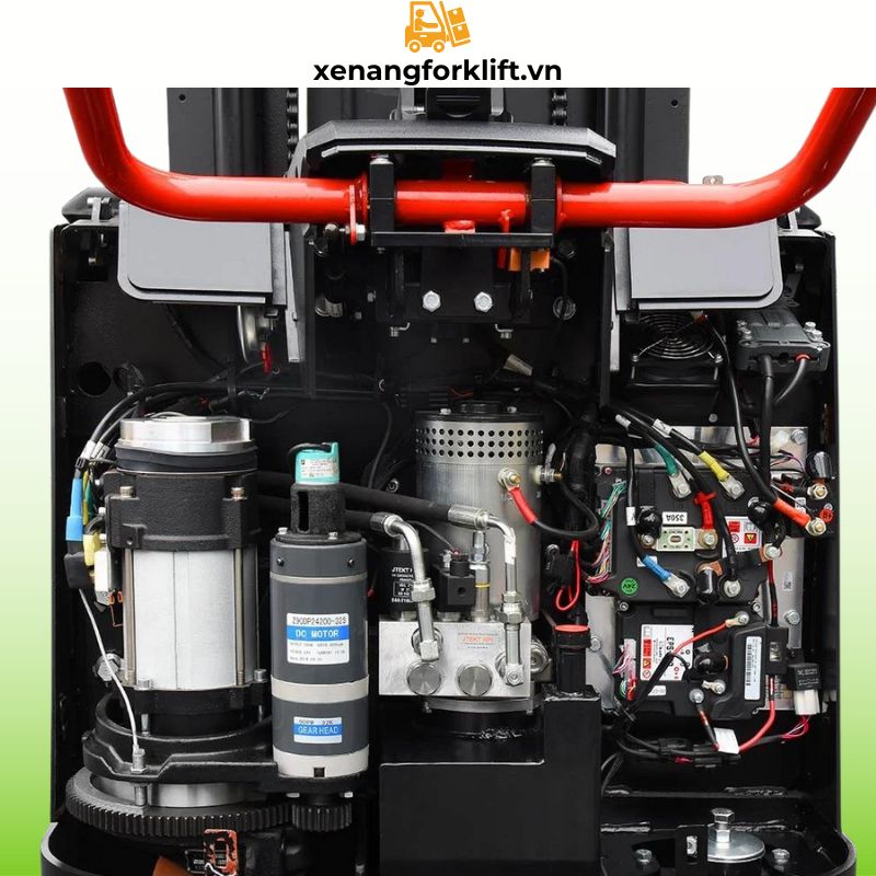 xe nâng tay cao 2 tấn