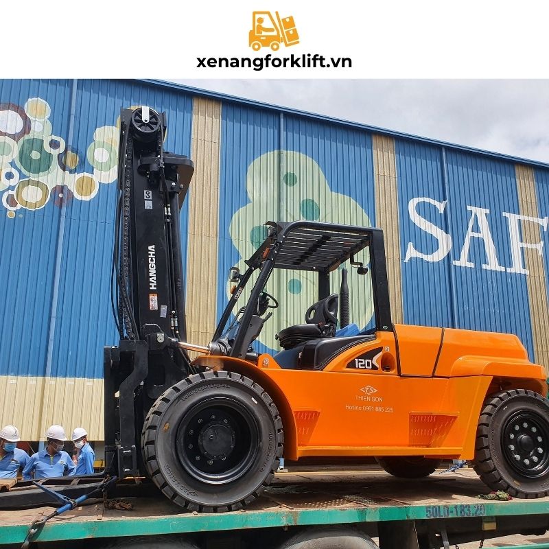 xe nâng dầu 12 tấn