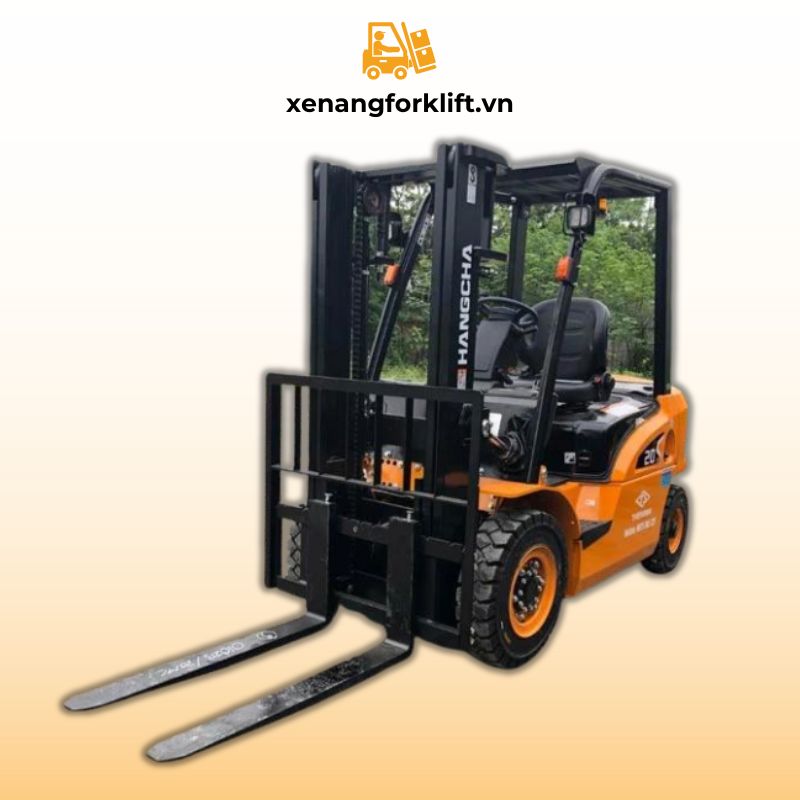 xe nâng dầu 2 tấn