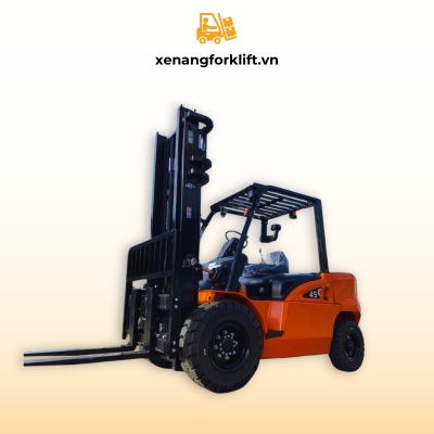 xe nâng dầu 4.5 tấn