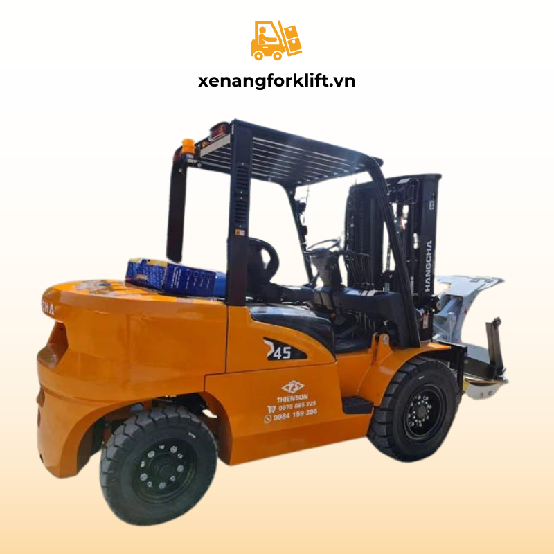 xe nâng dầu 4.5 tấn