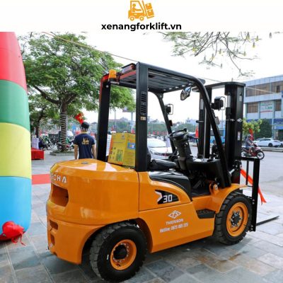 xe nâng dầu 3 tấn