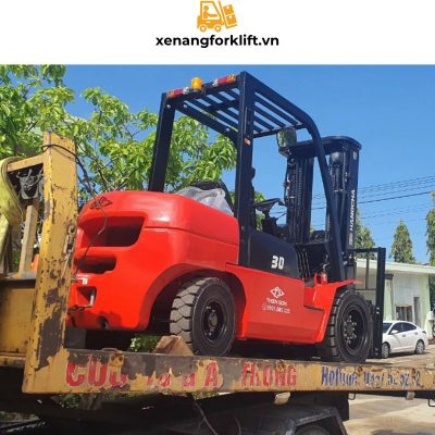 xe nâng dầu 3 tấn