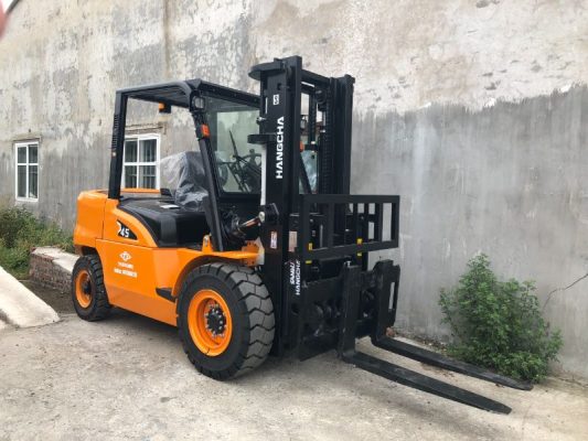 xe nâng dầu 4.5 tấn