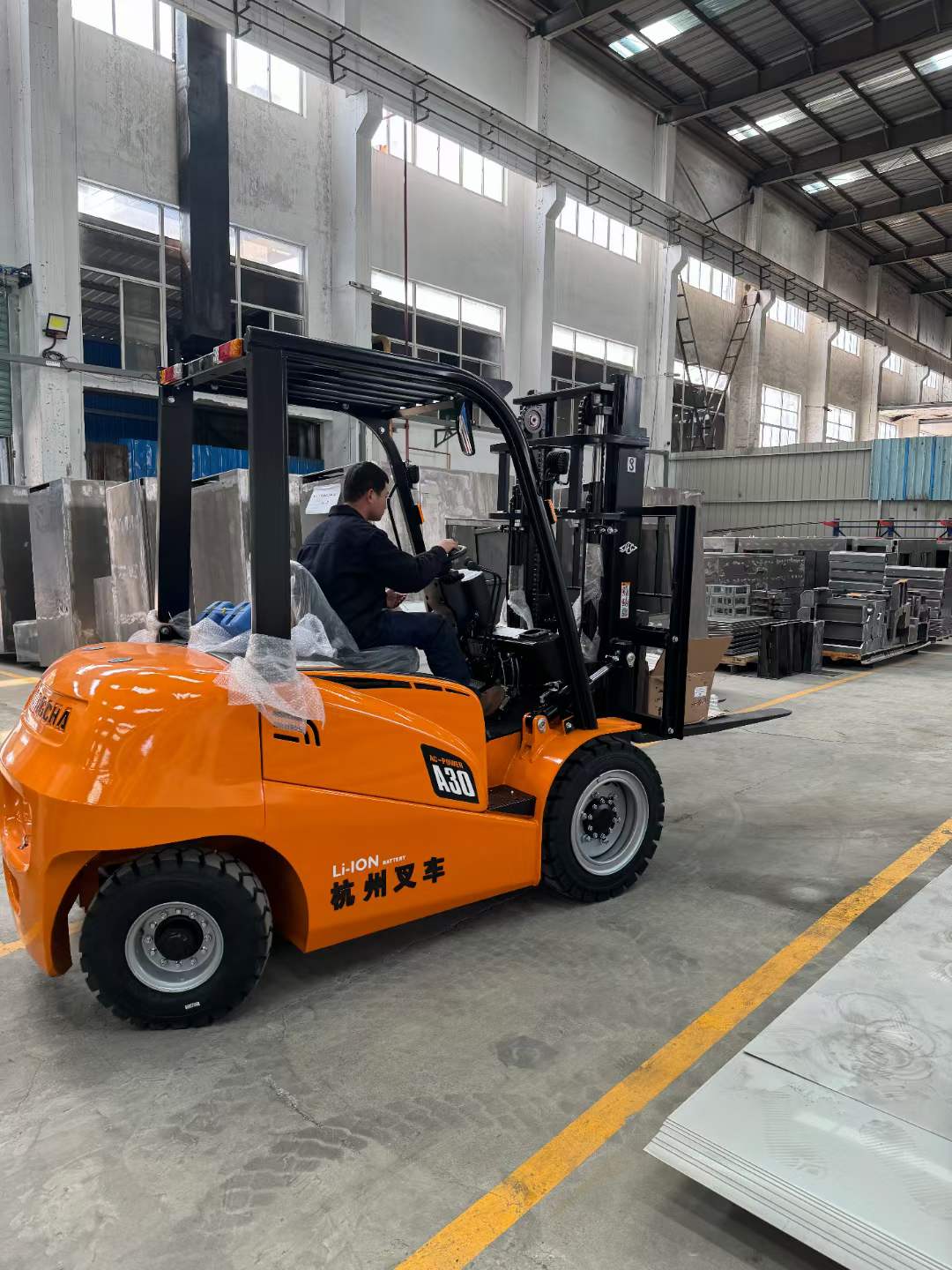 xe nâng điện lithium 3 tấn XA III