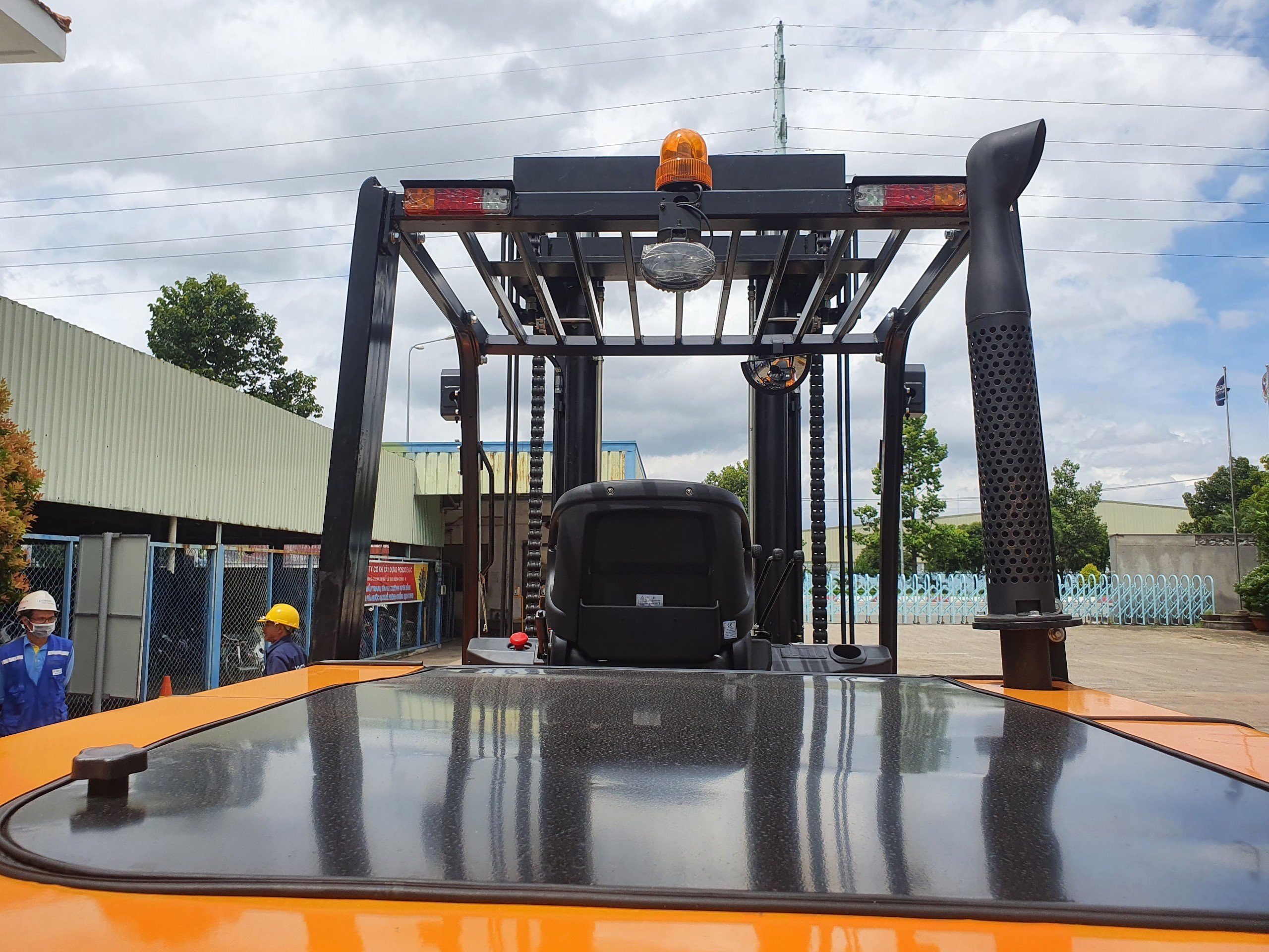xe nâng dầu 12 tấn