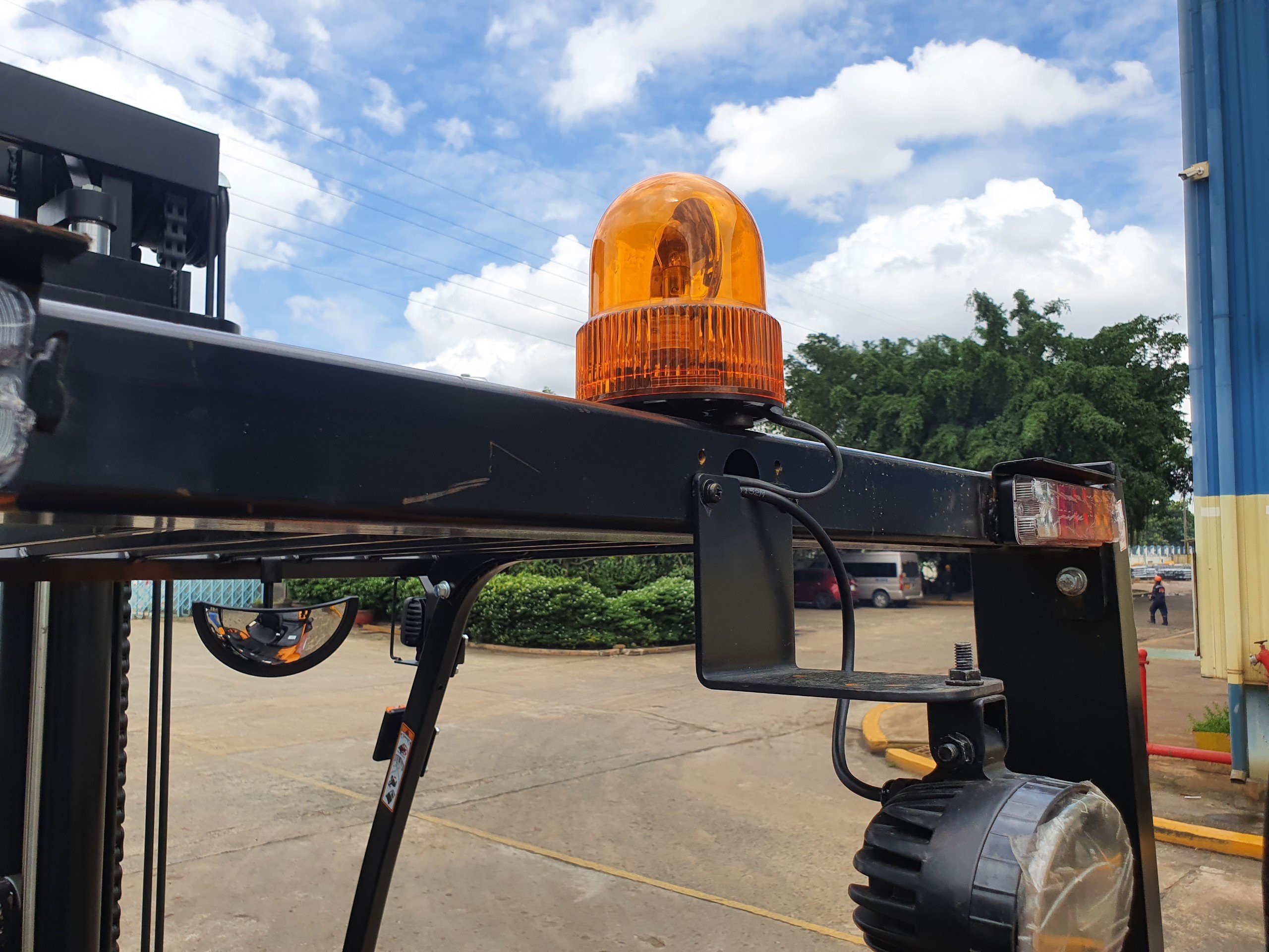 xe nâng dầu 12 tấn