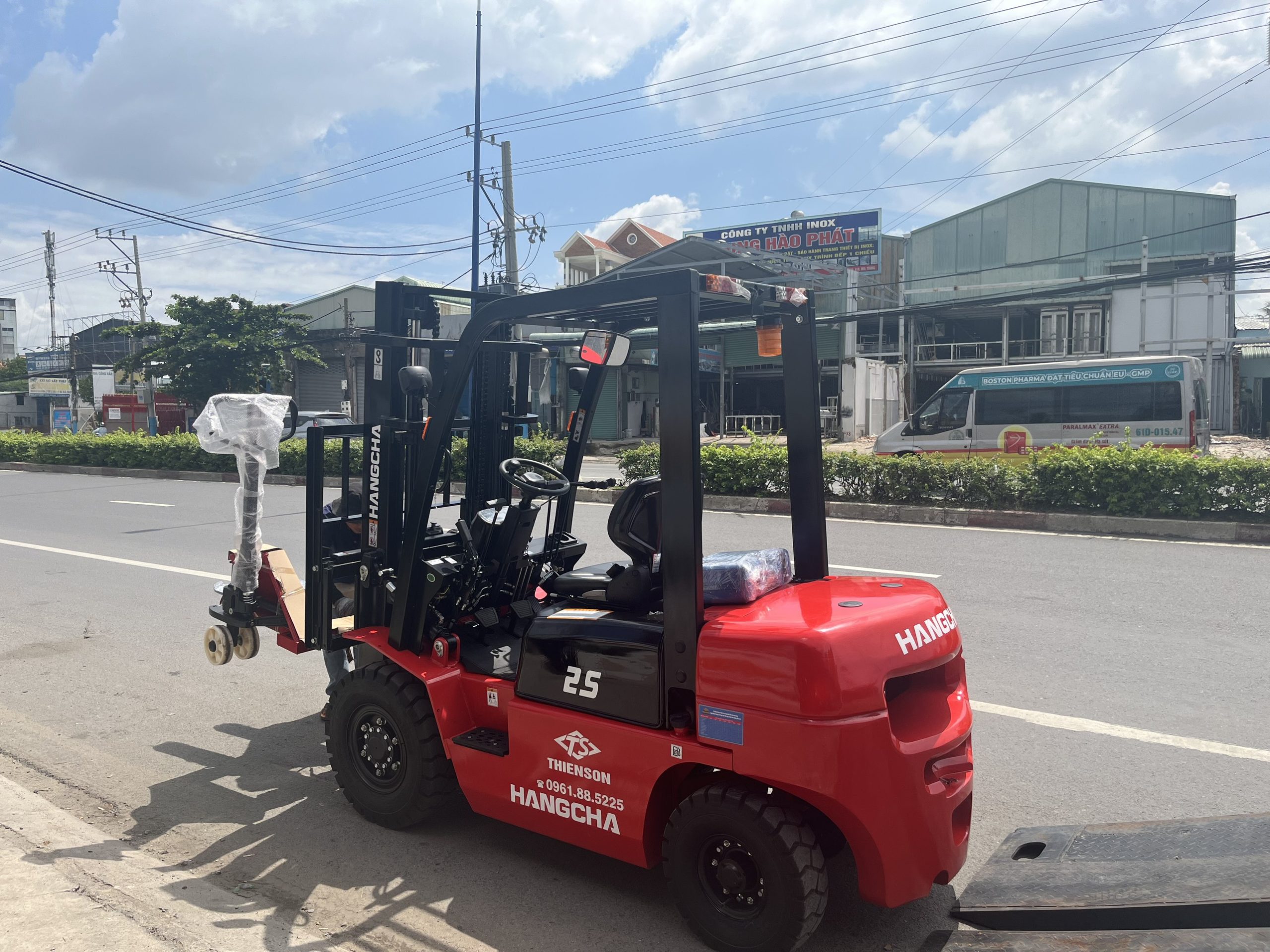 xe dầu 2.5 tấn