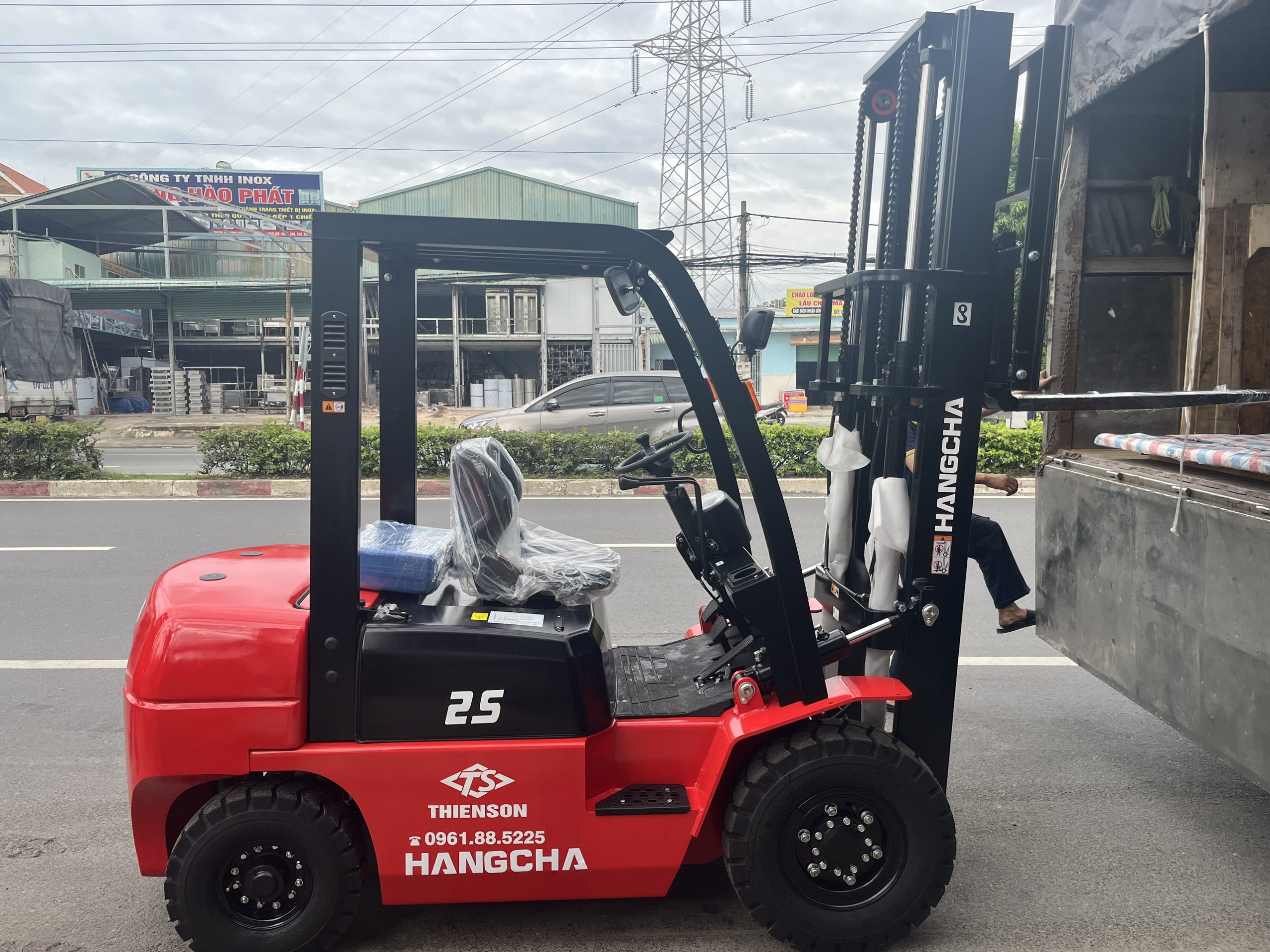 xe dầu 2.5 tấn