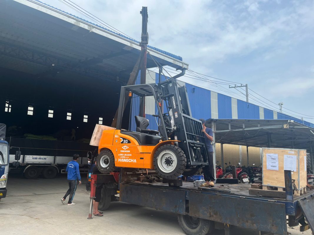 xe điện 3 tấn XE