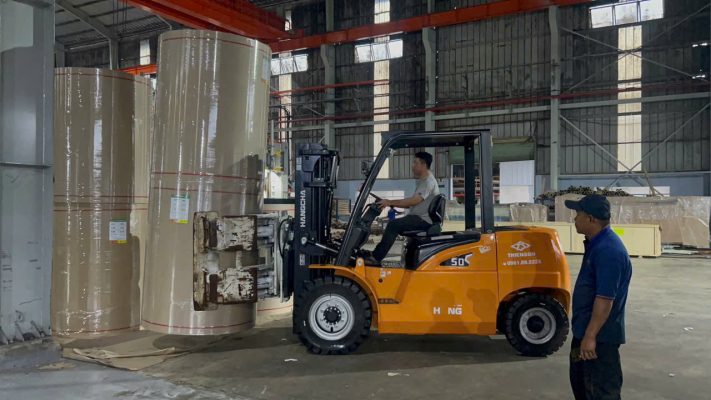 Hình ảnh xe nâng điện 5 tấn