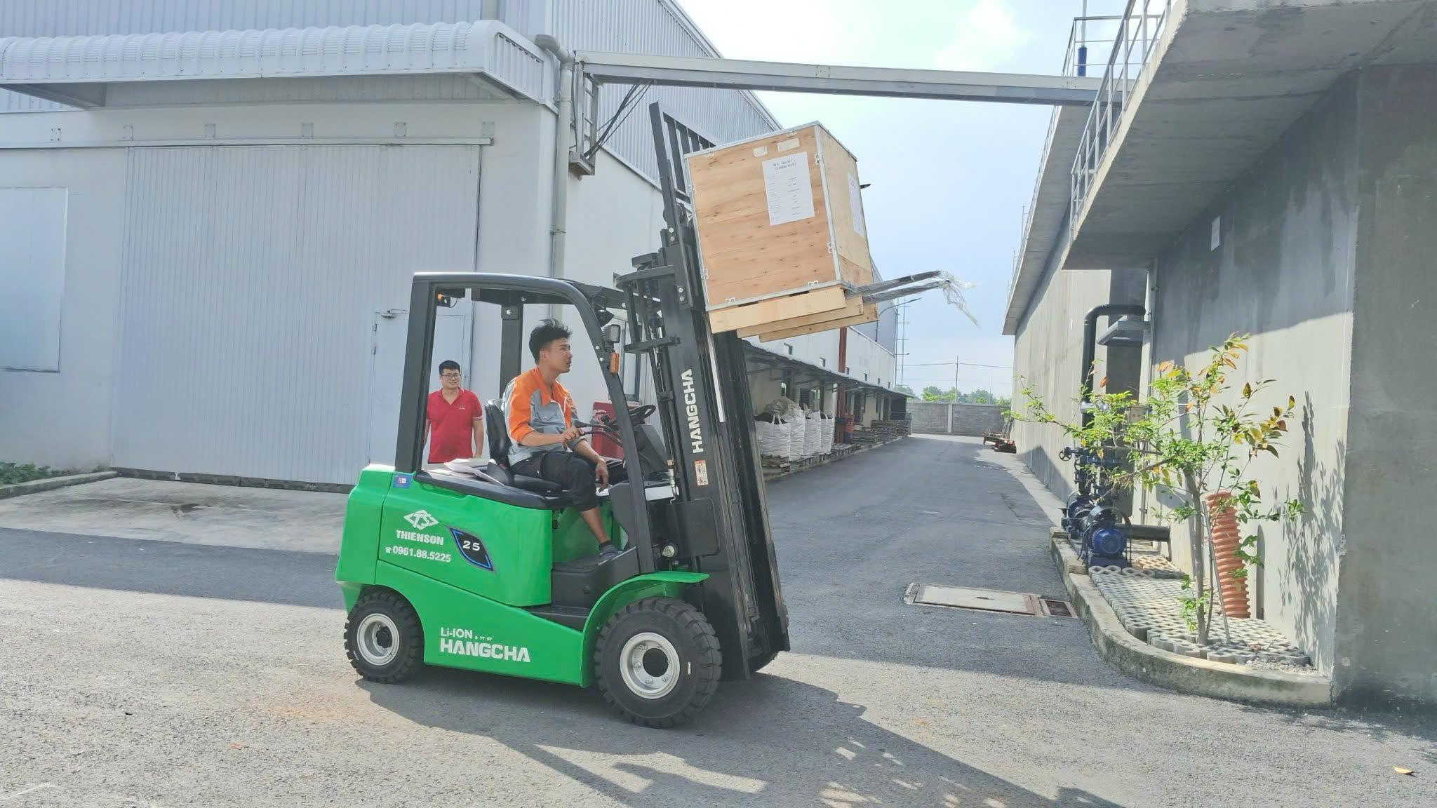 Xe nâng điện AE 2.5 tấn