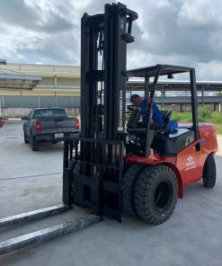 Xe nâng dầu 5 tấn lốp kép