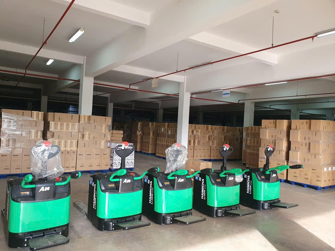 xe nâng tay điện 2 tấn Hangcha