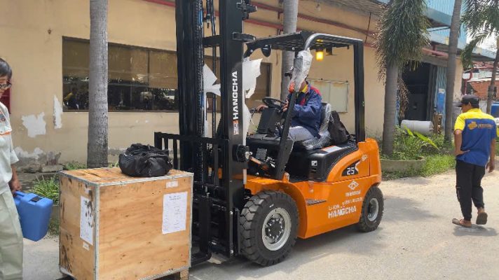 Hình ảnh xe nâng điện 2.5 tấn ở ngành than